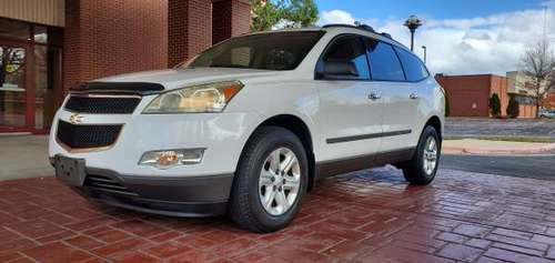 2009 Chevrolet Traverse LS FWD *3rd row seating!* - cars & trucks -... for sale in Springfield, MO