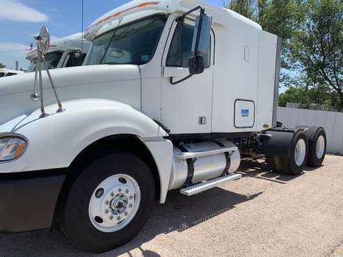 2006 FREIGHTLINER COLUMBIA FLAT ROOF W/SLEEPER for sale in Midland, TX