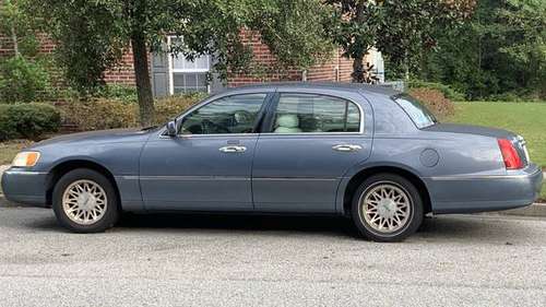 1999 Lincoln Town Car - cars & trucks - by owner - vehicle... for sale in Charleston, SC