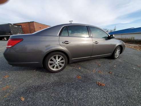 2005 toyota avalon - cars & trucks - by dealer - vehicle automotive... for sale in Pawtucket, RI