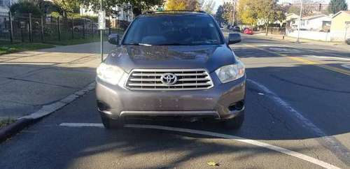 2009 TOYOTA HIGHLANDER 4WD V6 4D SUV, Sun Roof, Third Row Seats for sale in Bronx, NY