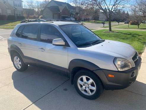 2005 Hyundai Tucson - cars & trucks - by owner - vehicle automotive... for sale in Westfield, IN
