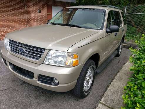 Fully loaded 2004 Ford Explorer XLT 4WD with Warranty) for sale in Laurel, MD
