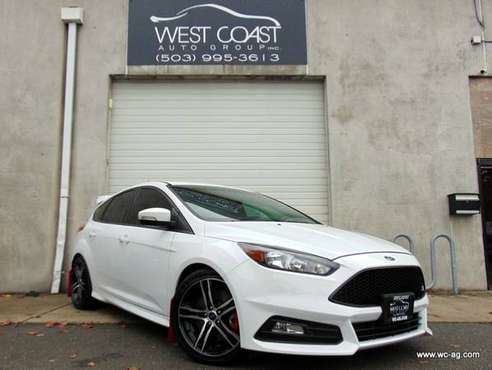 2017 Ford Focus ST Hatch Clean CarFax, Push Start, Backup Cam for sale in Portland, OR