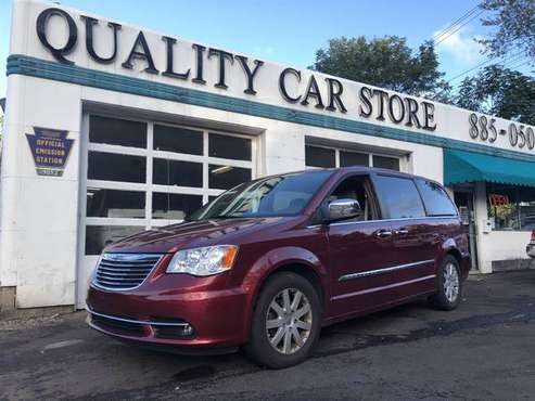 2011 CHRYSLER TOWN & COUNTRY TOURING L for sale in Pittsburgh, PA