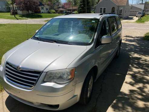 2010 Town and Country for sale in Fenton, MI