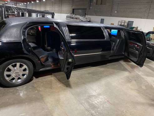Lincoln Limousine 5th door - cars & trucks - by owner - vehicle... for sale in Tracy, CA