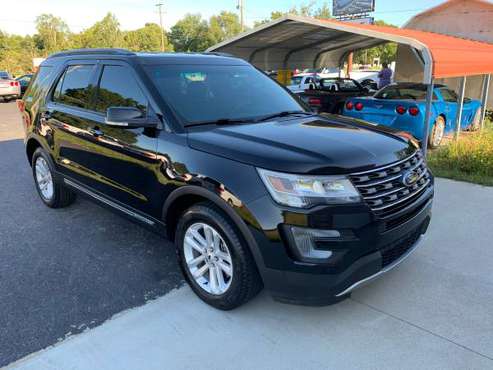 2017 Ford Explorer XLT 1 Owner Clean Carfax! Loaded up! for sale in Jamestown, TN