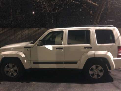 2008 Jeep liberty Sport 4x4 - cars & trucks - by owner - vehicle... for sale in Birmingham , MI