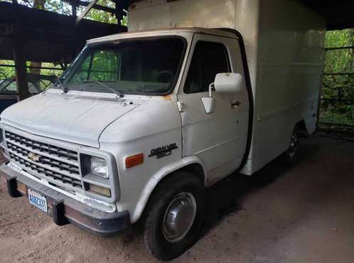 1994 Chevy van, 1 ton, 10' box for sale in Heisson, OR