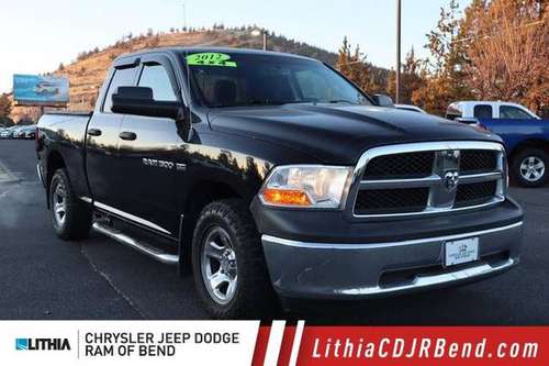 2012 Ram 1500 4x4 Truck Dodge 4WD Quad Cab 140.5 ST Crew Cab - cars... for sale in Bend, OR