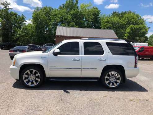 GMC Yukon Denali 4wd SUV Sunroof NAV Leather Clean Loaded Used Chevy for sale in Greensboro, NC