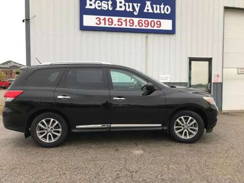 2014 Nissan Pathfinder SL 4WD - cars & trucks - by dealer - vehicle... for sale in Iowa City, IA