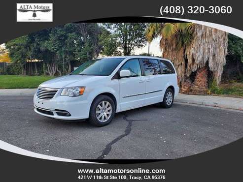 2014 Chrysler Town & Country - Financing Available! - cars & trucks... for sale in Tracy, CA