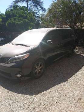 2017 sienna XLE for sale in Sunland, CA