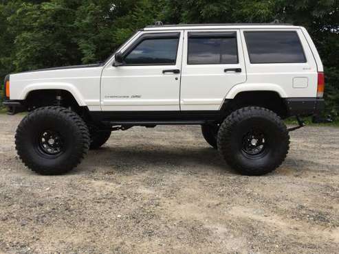 1998 Jeep Cherokee Classic XJ 4X4 - cars & trucks - by owner -... for sale in Swannanoa, NC