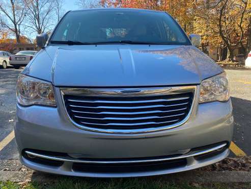 *** 2013 Chrysler Town & Country ***HAS WARRANTY*** - cars & trucks... for sale in Annandale, District Of Columbia