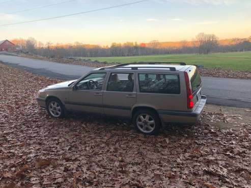 2000 Volvo V70 XC Wagon Third Row Only 136k - cars & trucks - by... for sale in North Brookfield, MA
