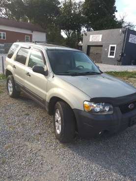 06 Ford Escape for sale in Akron, OH