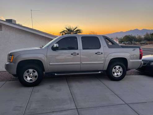 2008 Chevy Avalanche - cars & trucks - by owner - vehicle automotive... for sale in Lake Havasu City, AZ