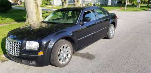 2009 Chrysler 300 ** Clean leather & NAVIGATION for sale in Gary, IL