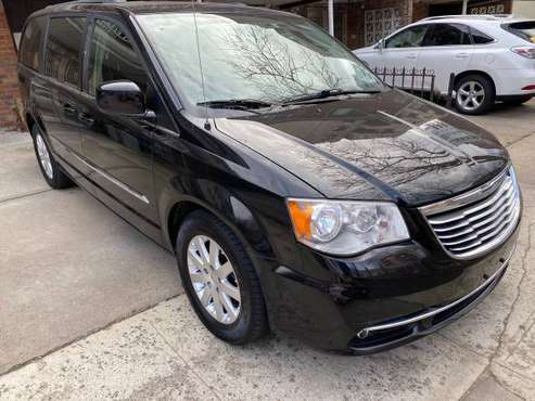 2013 Chrysler town & country - cars & trucks - by owner - vehicle... for sale in Rego Park, NY