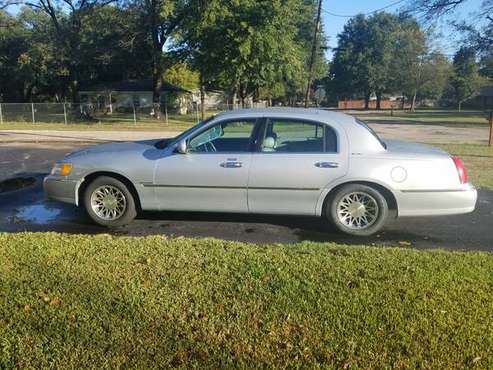2000 Lincoln towncar for sale in Grand Saline, TX