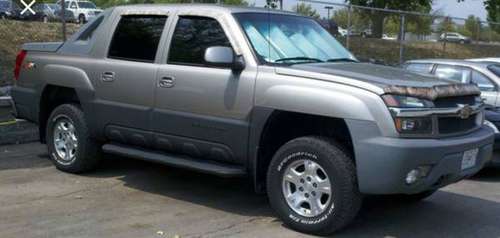 2004 CHEVY AVALANCHE for sale in Wilmington, DE