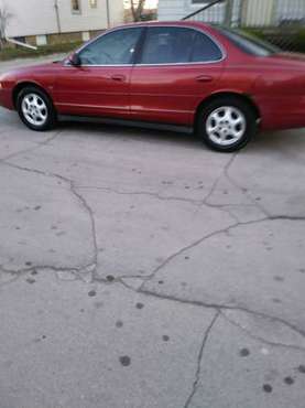 1999 Oldsmobile Intrigue (like new) for sale in milwaukee, WI