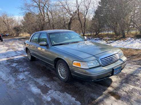 2000 Ford Crown Victoria - cars & trucks - by owner - vehicle... for sale in North Branch, MN
