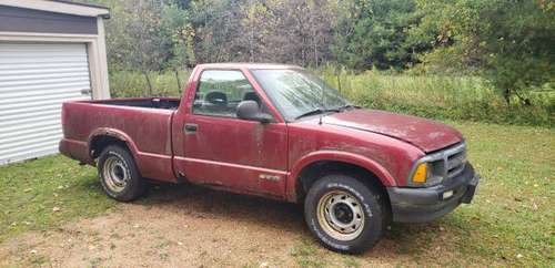 1996 Chevy S10 Pickup Runs Good Newer Clutch $950 OBO 106,000 miles for sale in Stevens Point, WI