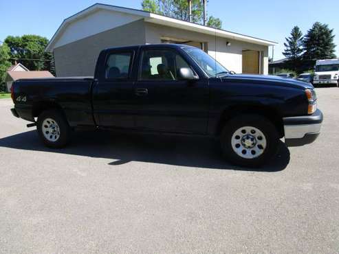 2005 chevrolet ext. cab short box 4x4 for sale in Montrose, MN