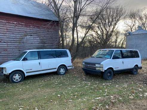 Astro Vans - cars & trucks - by owner - vehicle automotive sale for sale in Mason City, IA