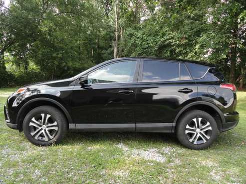 2018 TOYOTA RAV4 LE 4WD BLACK WITH BLACK INTERIOR ONLY 6K MILES -... for sale in TALLMADGE, OH 44278, IN