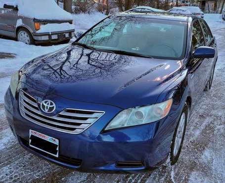 2009 Toyota Camry 4D Hybrid Sedan with 121, 050 miles for sale in Madison, WI