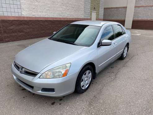 2006 HONDA ACCORD LX CLEAN CARFAX! - cars & trucks - by owner -... for sale in Gilbert, AZ