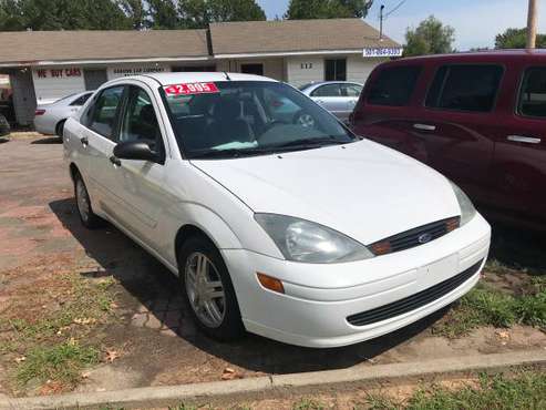 2004 Ford Focus (white) for sale in Sherwood, AR