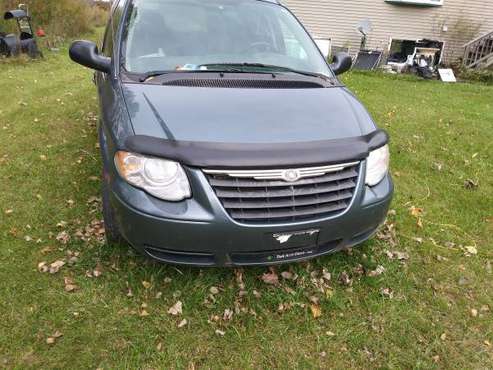 2007 town and country for sale in Mayville, MI