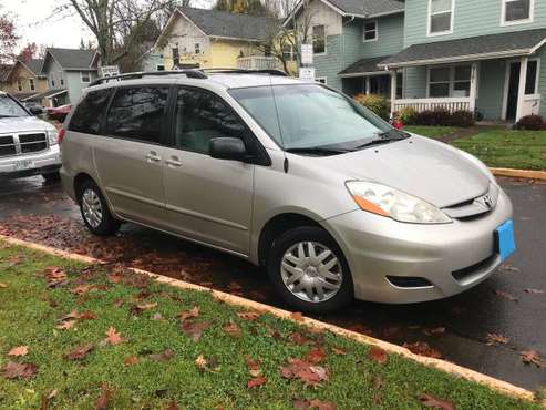 Toyota Sienna - cars & trucks - by owner - vehicle automotive sale for sale in Corvallis, OR