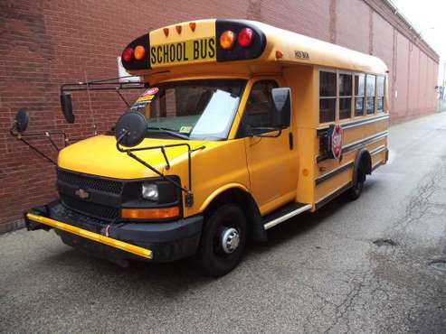 2005 Chevrolet Express Mini School Bus 27 Passenger 51, 000 miles for sale in Chicago, IL