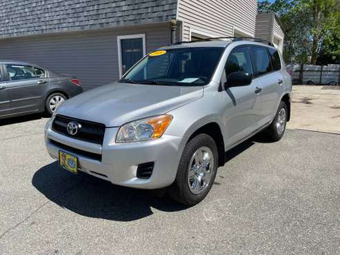 2009 Toyota RAV4 AWD runs and rides great clean carfax - cars & for sale in Westport , MA