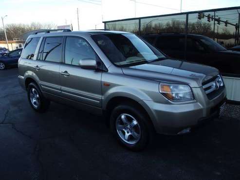 2006 Honda Pilot 3rd Row Heated Leather Sunroof Loaded - cars &... for sale in Des Moines, IA