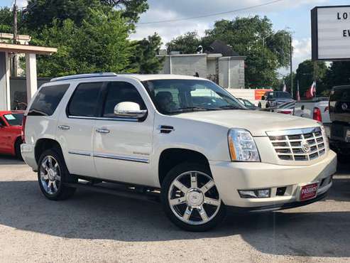 **2011 CADILLAC ESCALADE PREMIUM*SUNROOF*NAVI*LEATHER*TV DVD*SPOTLESS* for sale in Houston, TX