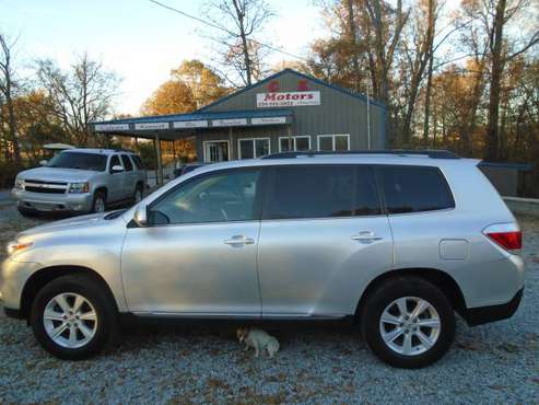 2012 Toyota Highlander * 3rd Row * Leather * V6 * AWD - cars &... for sale in Hickory, TN