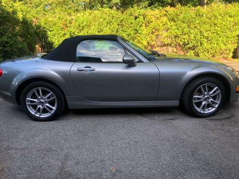 Like new 2014 Mazda Miata Convertible - cars & trucks - by owner -... for sale in Scarsdale, NY