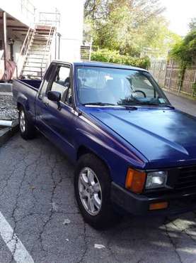 1985 Toyota 22R xtracab pickup 5 speed - cars & trucks - by owner -... for sale in Mamaroneck, NY