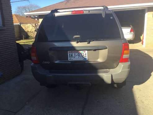 Jeep grand Cherokee Laredo - cars & trucks - by owner - vehicle... for sale in Saint Francis, WI