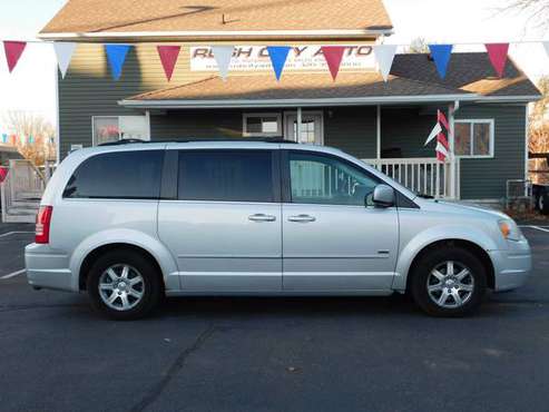 2008 CHRYSLER TOWN & COUNTRY TOURING V6 AUTO LOADED $3995 - cars &... for sale in Rush City, MN