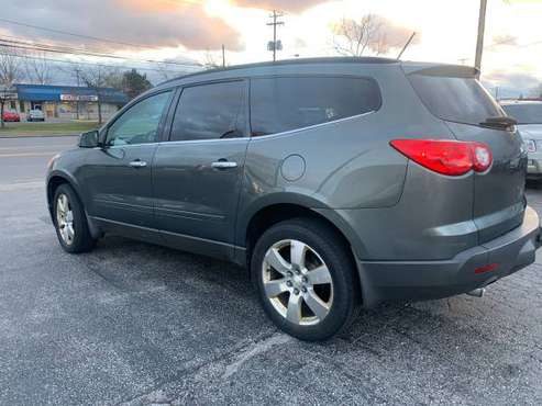 2010 Chevy Traverse - cars & trucks - by dealer - vehicle automotive... for sale in Cheektowaga, NY