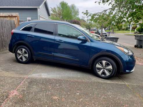 Private seller Hybrid 2017 Kia Niro LX Wagon 4D for sale in McMinnville, OR